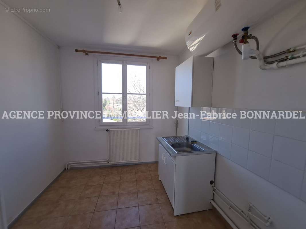 Appartement à SAINT-PAUL-TROIS-CHATEAUX