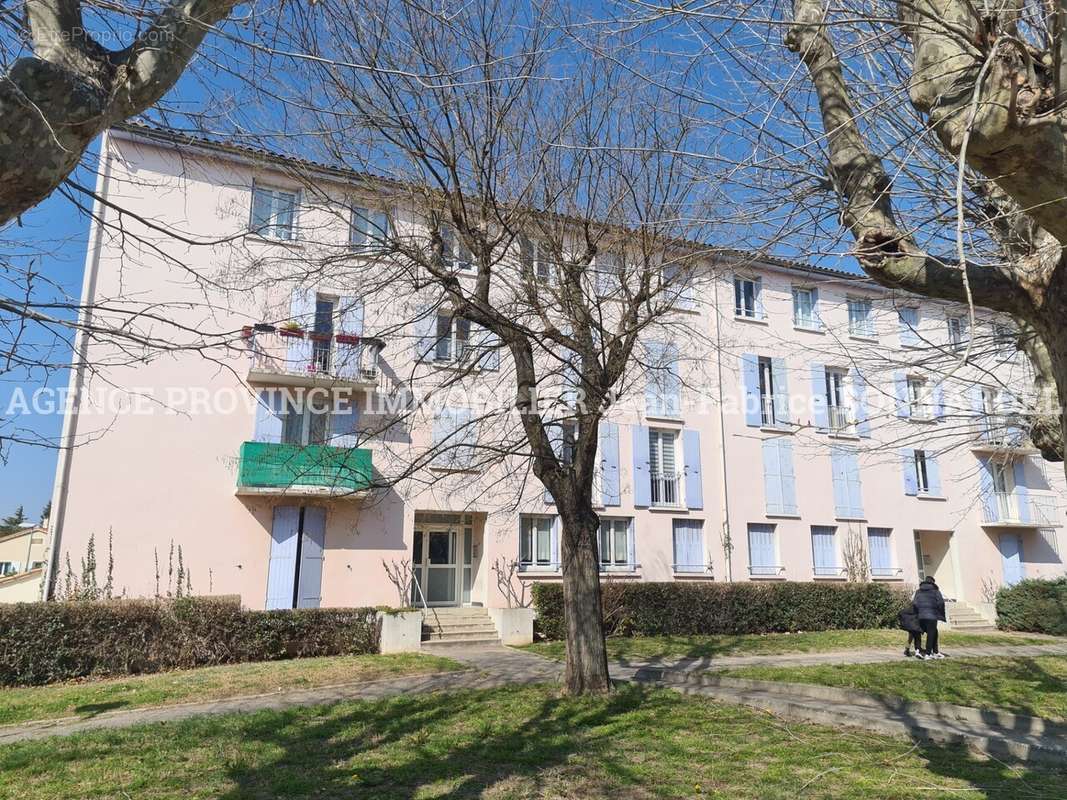 Appartement à SAINT-PAUL-TROIS-CHATEAUX