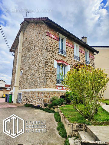 Maison à CLICHY-SOUS-BOIS