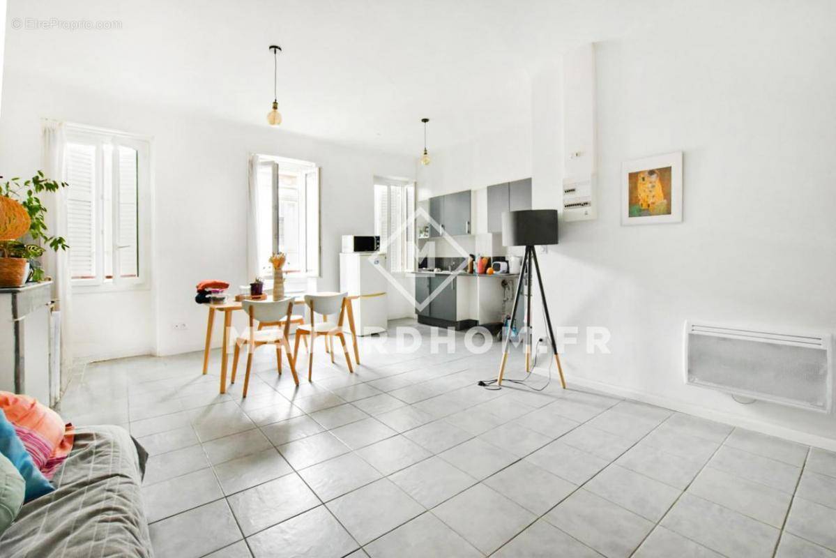 Appartement à MARSEILLE-6E