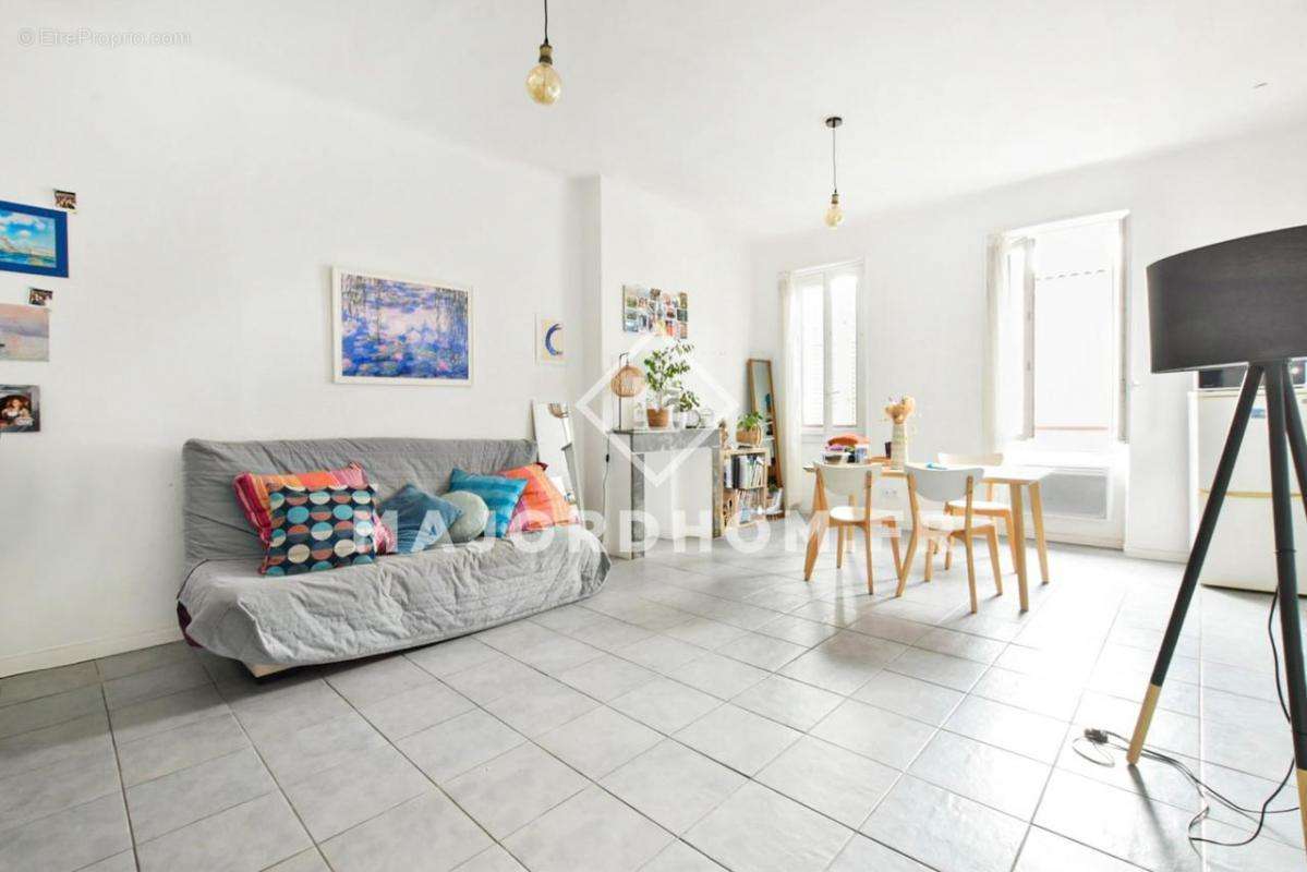 Appartement à MARSEILLE-6E