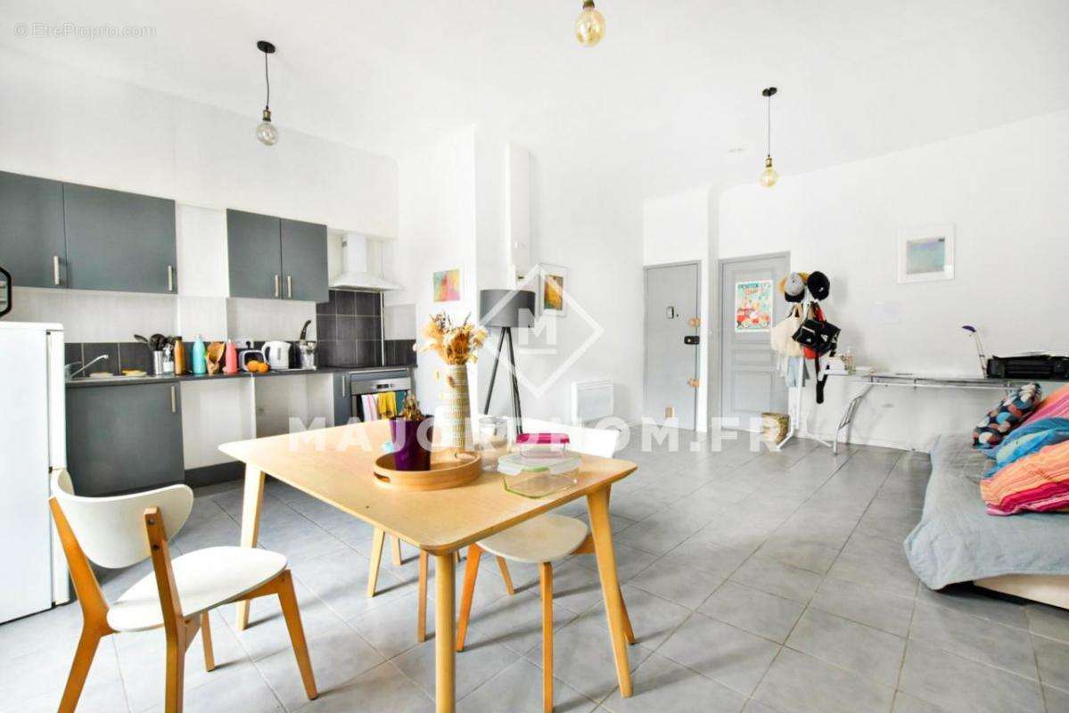 Appartement à MARSEILLE-6E