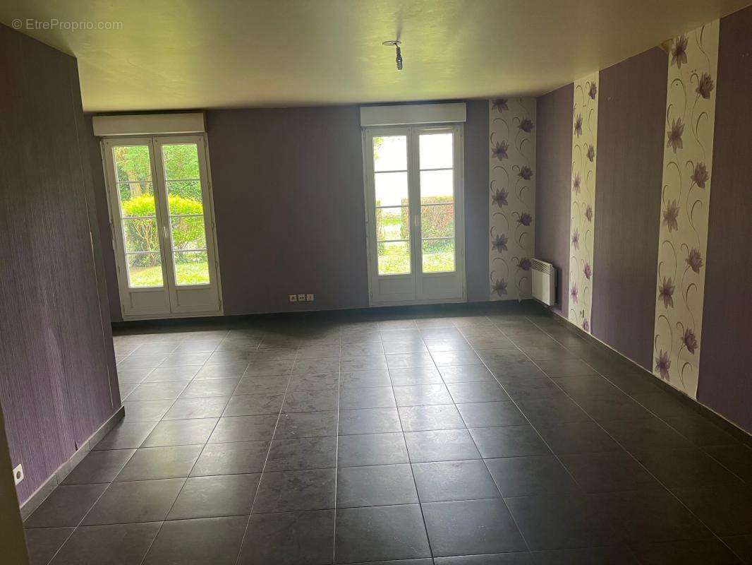 Appartement à CORBEIL-ESSONNES