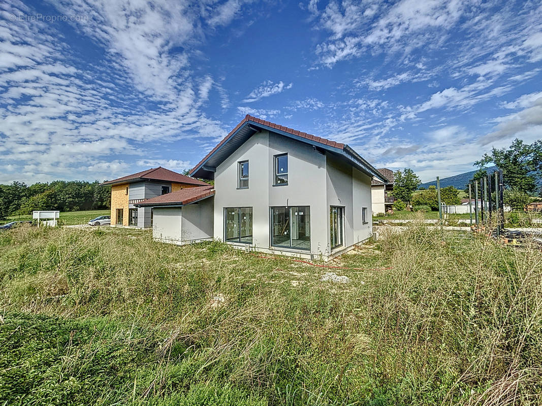 Maison à CHAPEIRY