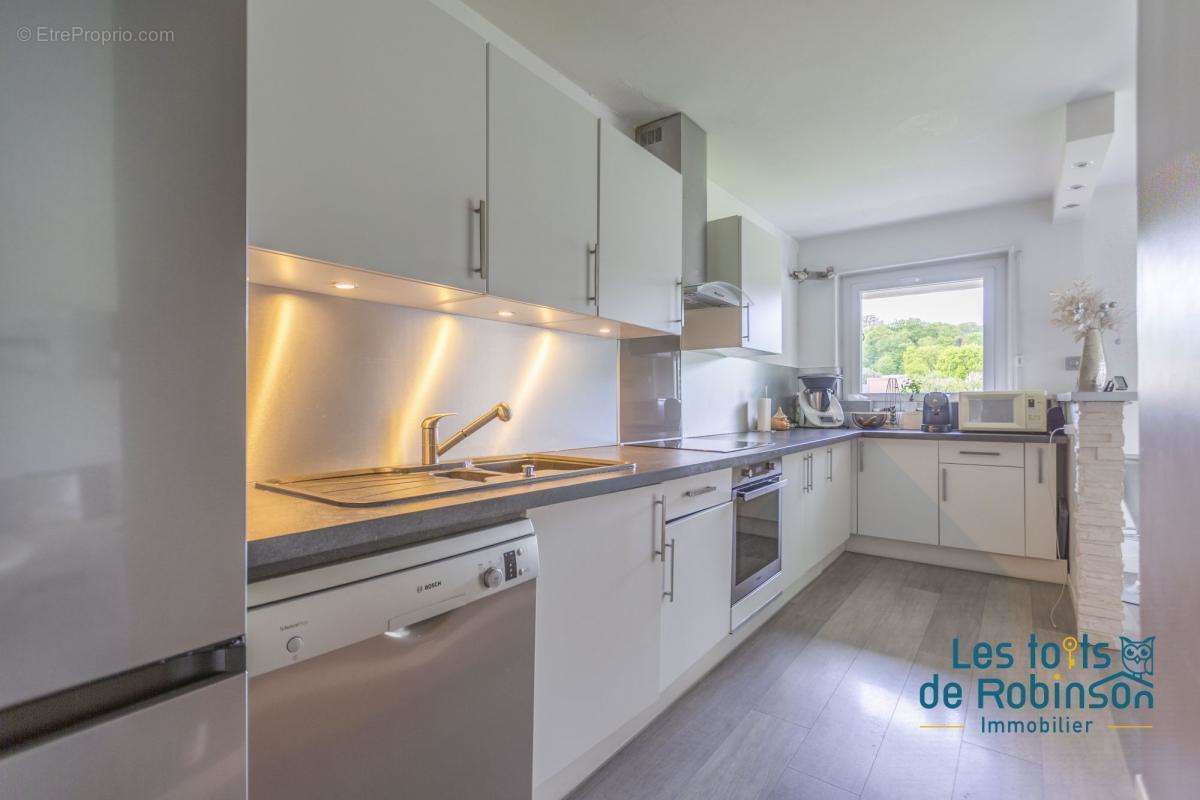 Appartement à VERRIERES-LE-BUISSON