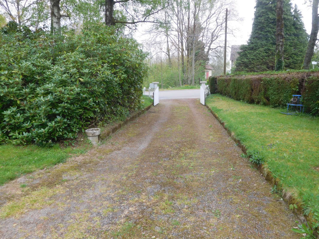 Maison à SAINT-HILAIRE-LES-PLACES