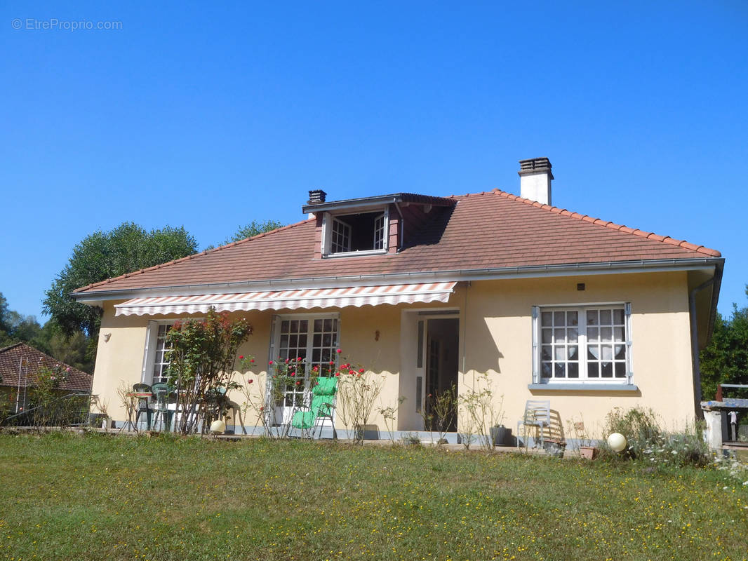 Maison à SAINT-HILAIRE-LES-PLACES