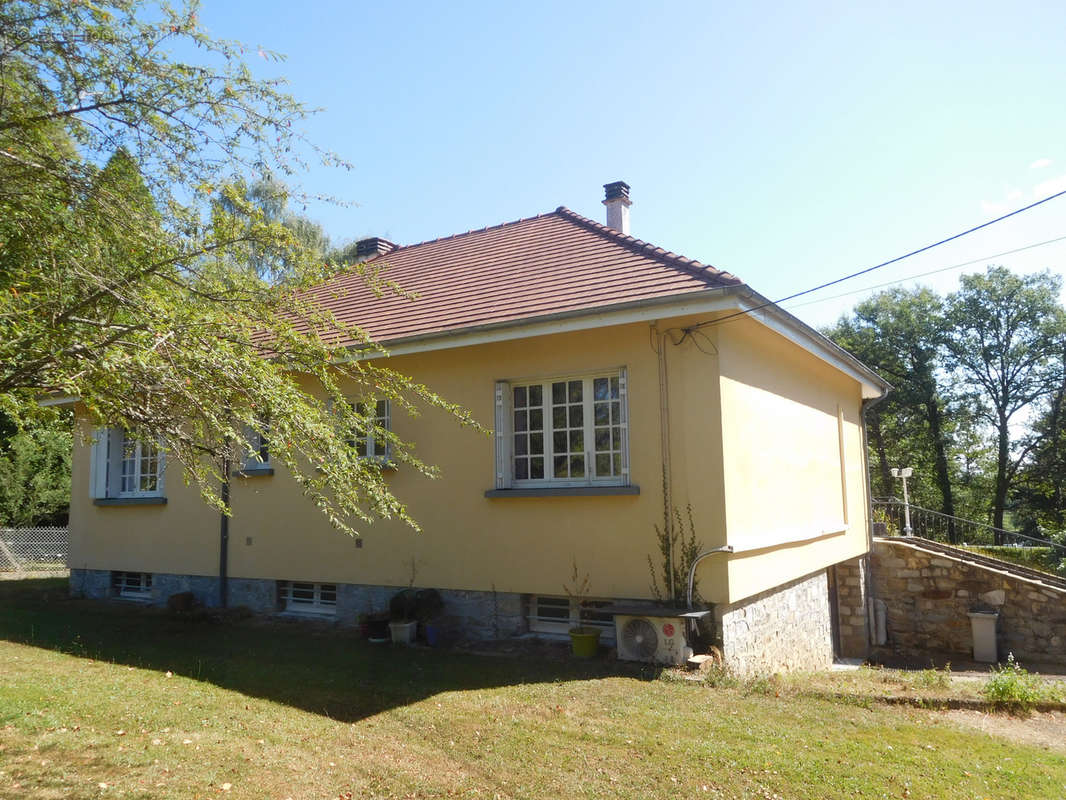 Maison à SAINT-HILAIRE-LES-PLACES