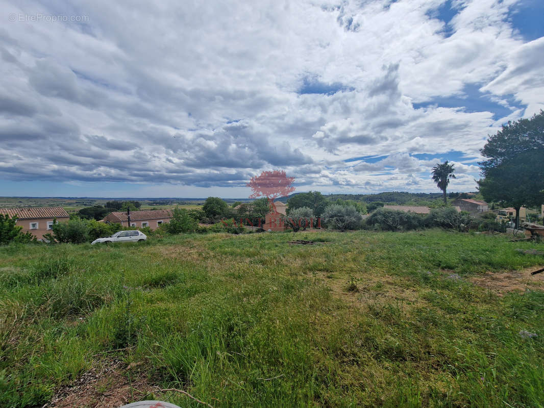 Terrain à PERET