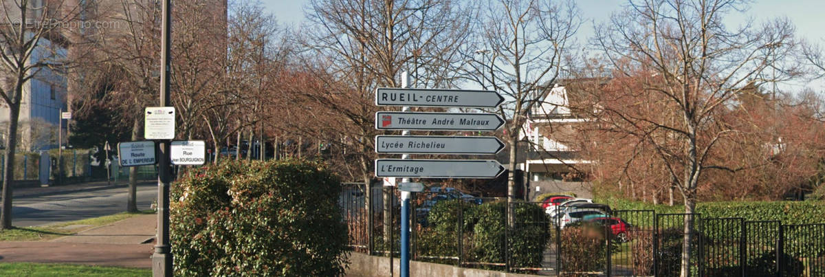 Parking à RUEIL-MALMAISON