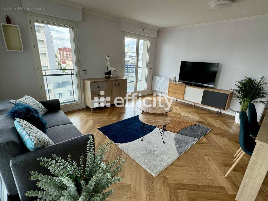 Appartement à COURBEVOIE