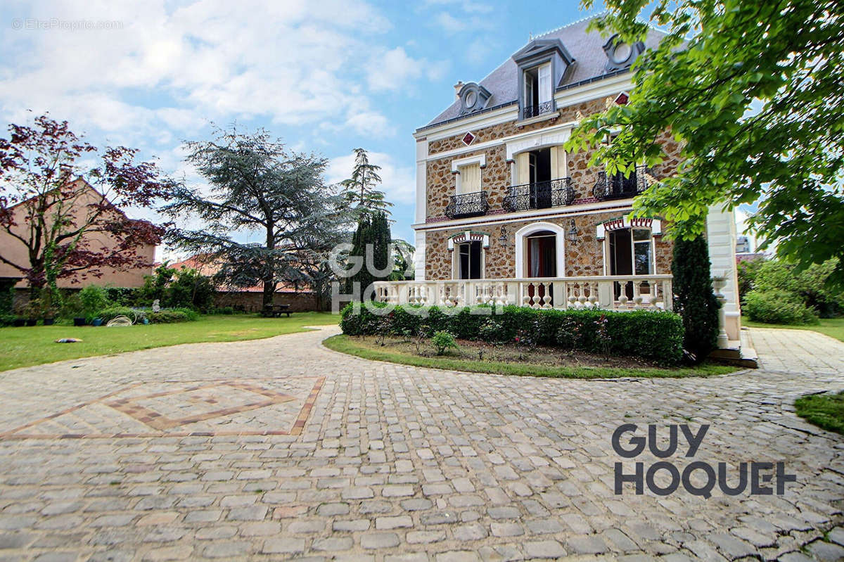 Maison à LIMEIL-BREVANNES