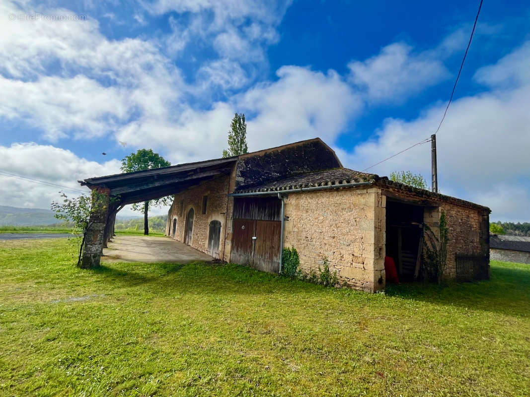 Maison à CUZORN