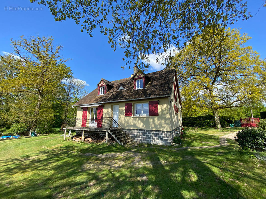 Maison à DAMVILLE