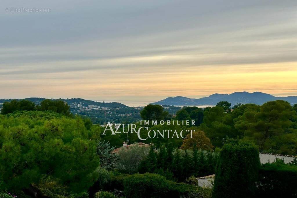 Appartement à MOUGINS