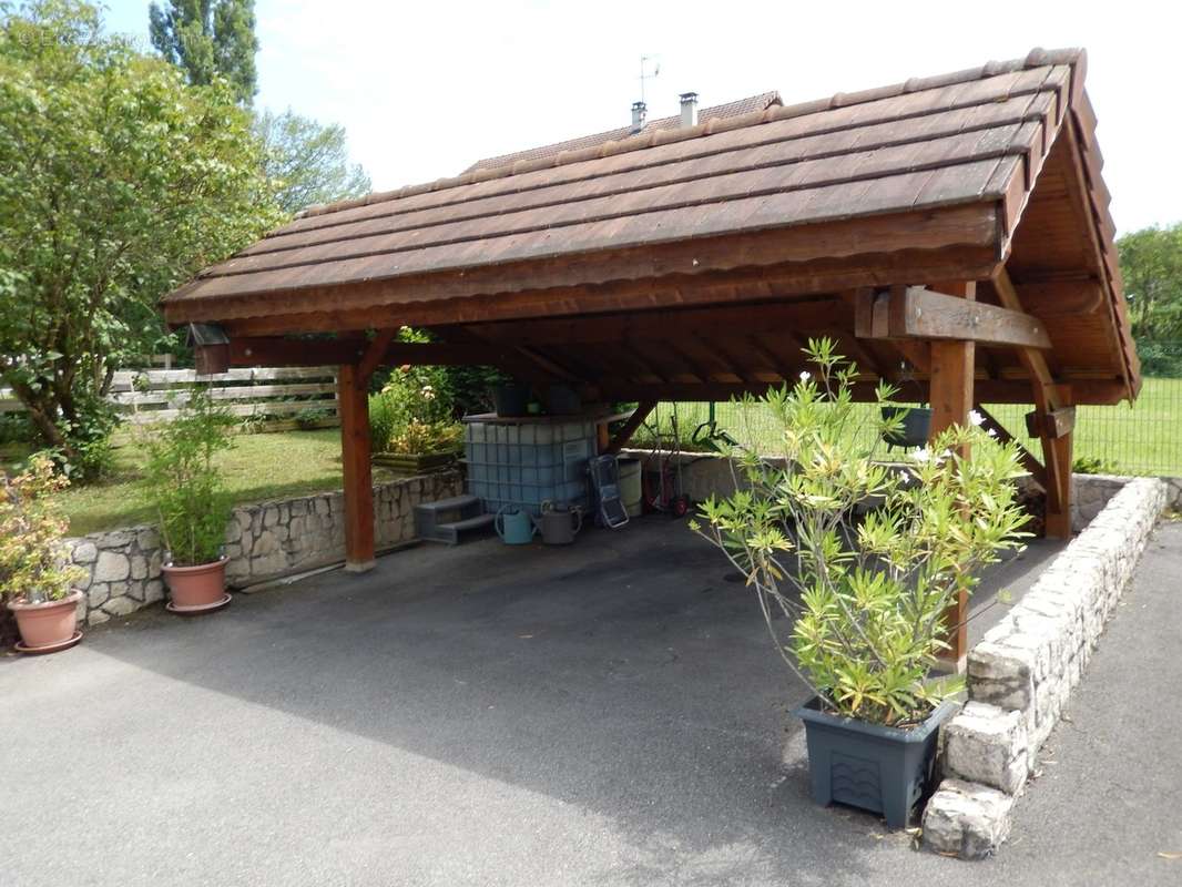 Maison a vendre a Fillinges Carport - Maison à FILLINGES