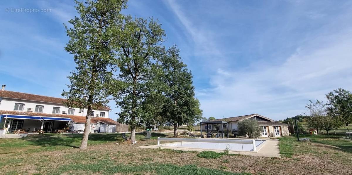 Maison à MONTPEZAT-DE-QUERCY