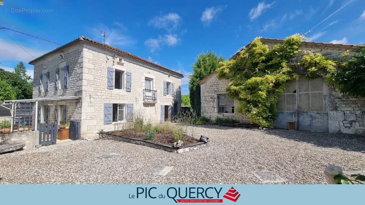 Maison à MONTAIGU-DE-QUERCY