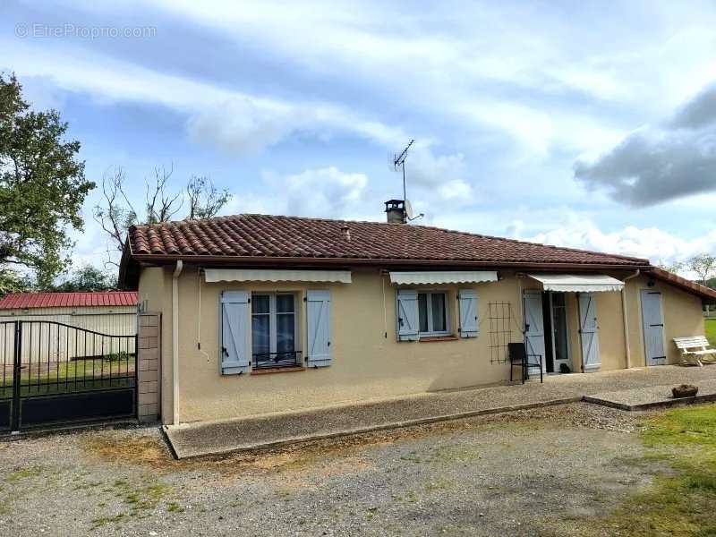 Maison à SEISSAN