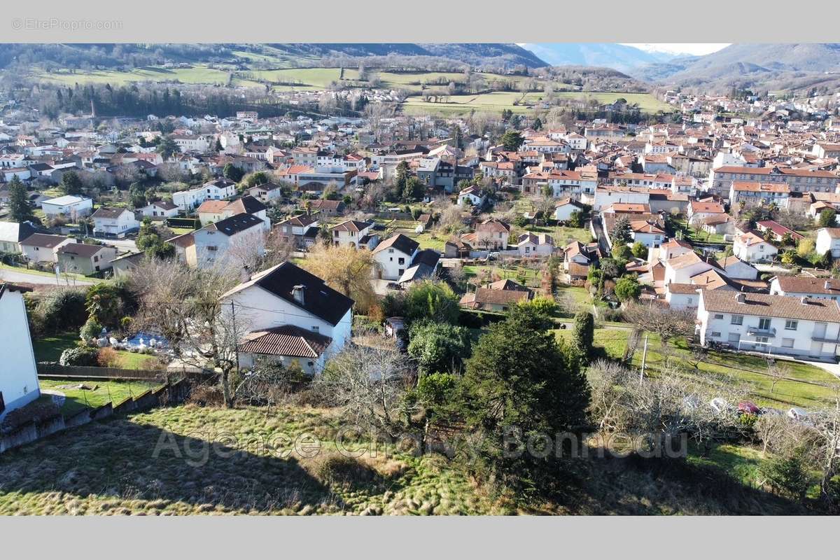 Terrain à SAINT-GIRONS