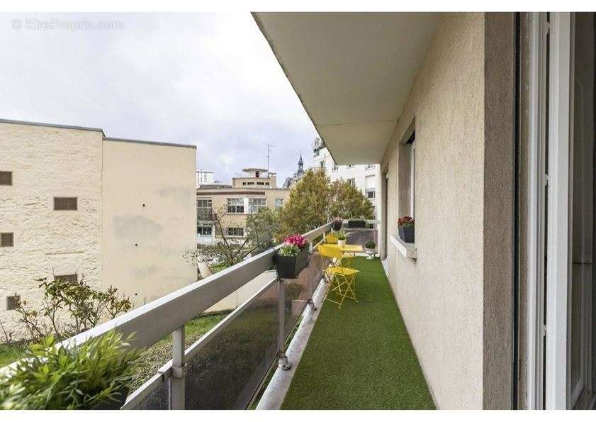 Appartement à SURESNES