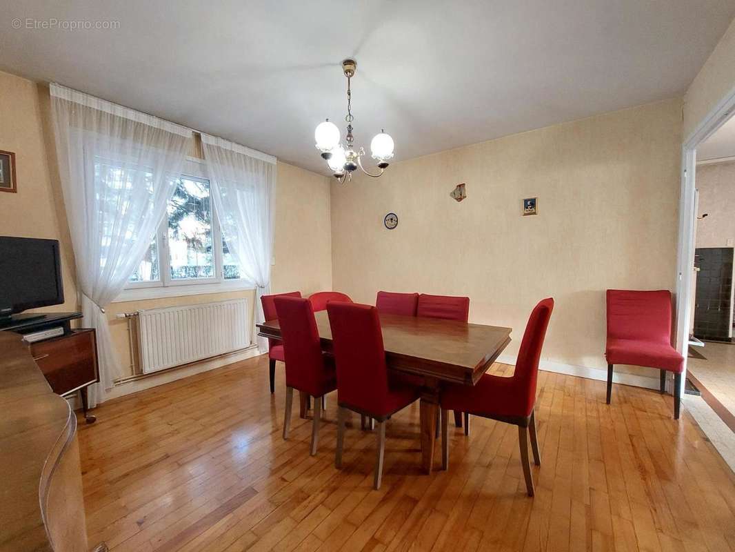   - Appartement à GRENOBLE