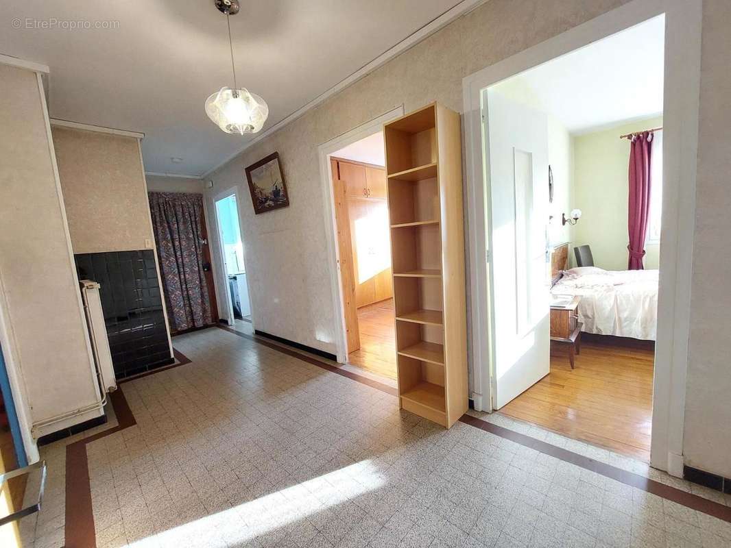   - Appartement à GRENOBLE