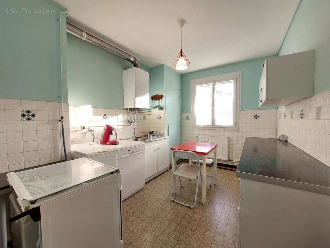   - Appartement à GRENOBLE