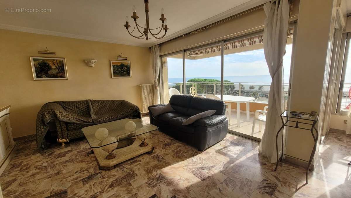 Appartement à ROQUEBRUNE-CAP-MARTIN