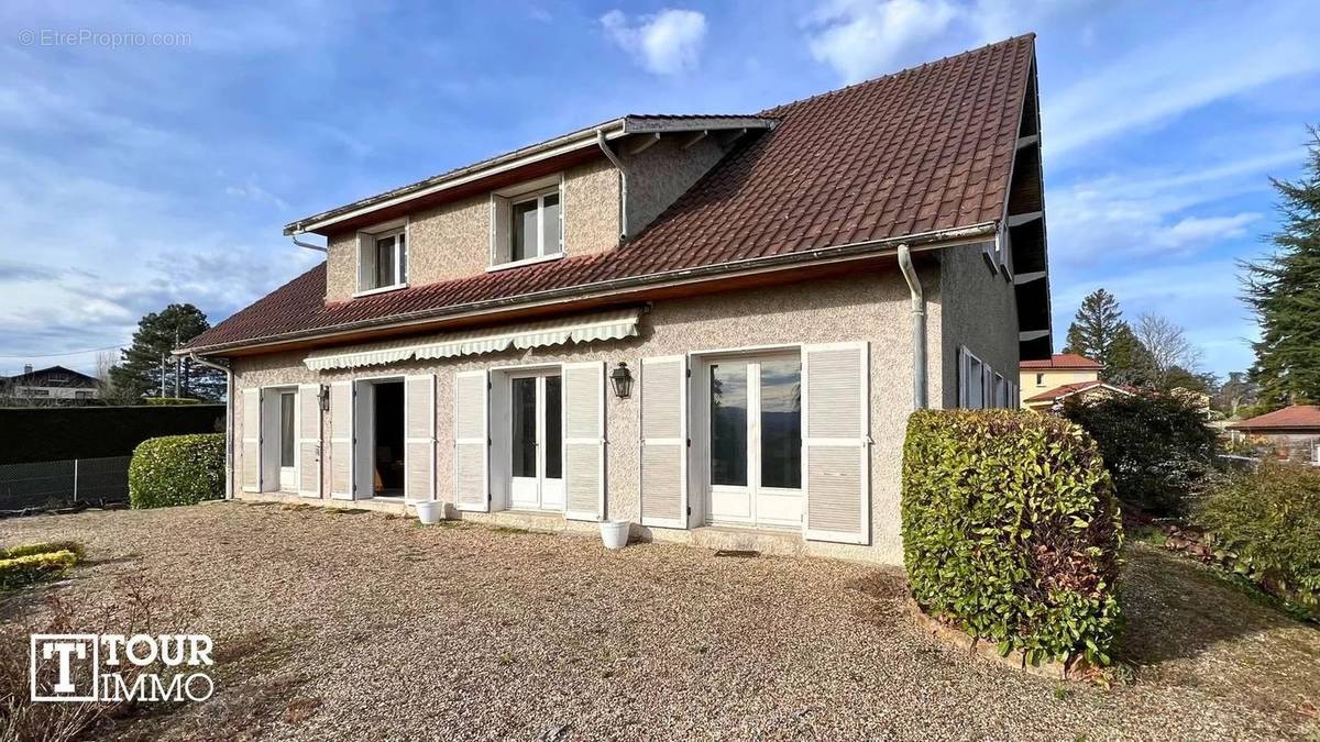 Maison à CHARBONNIERES-LES-BAINS