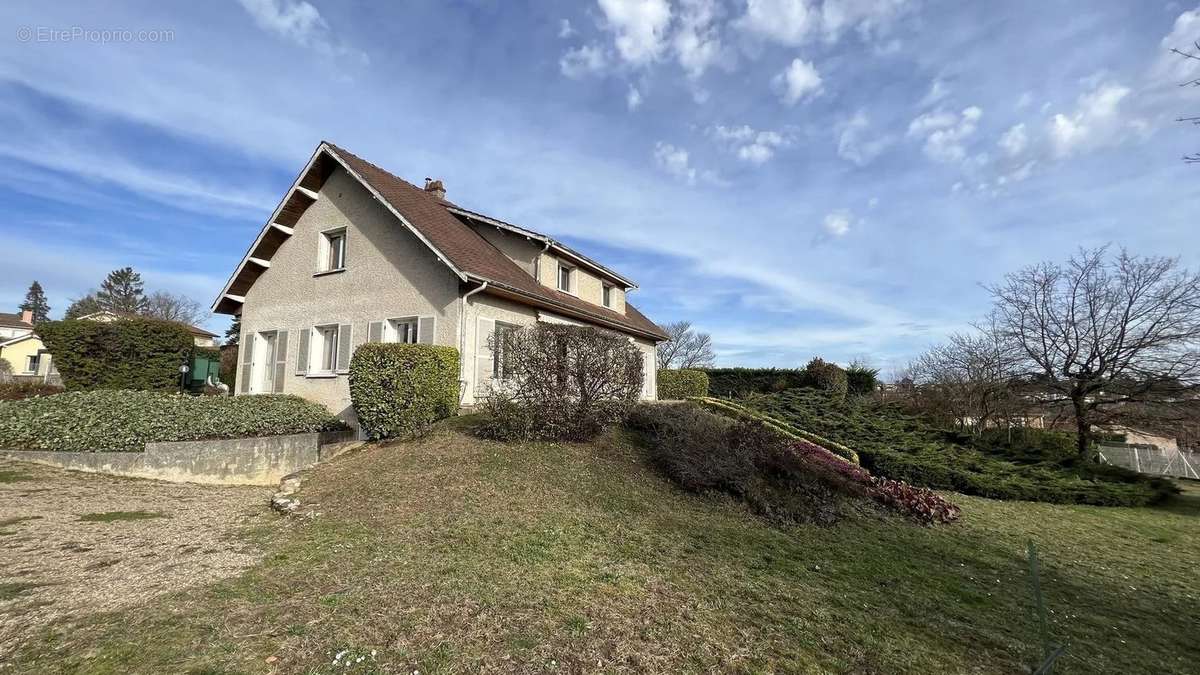 Maison à CHARBONNIERES-LES-BAINS