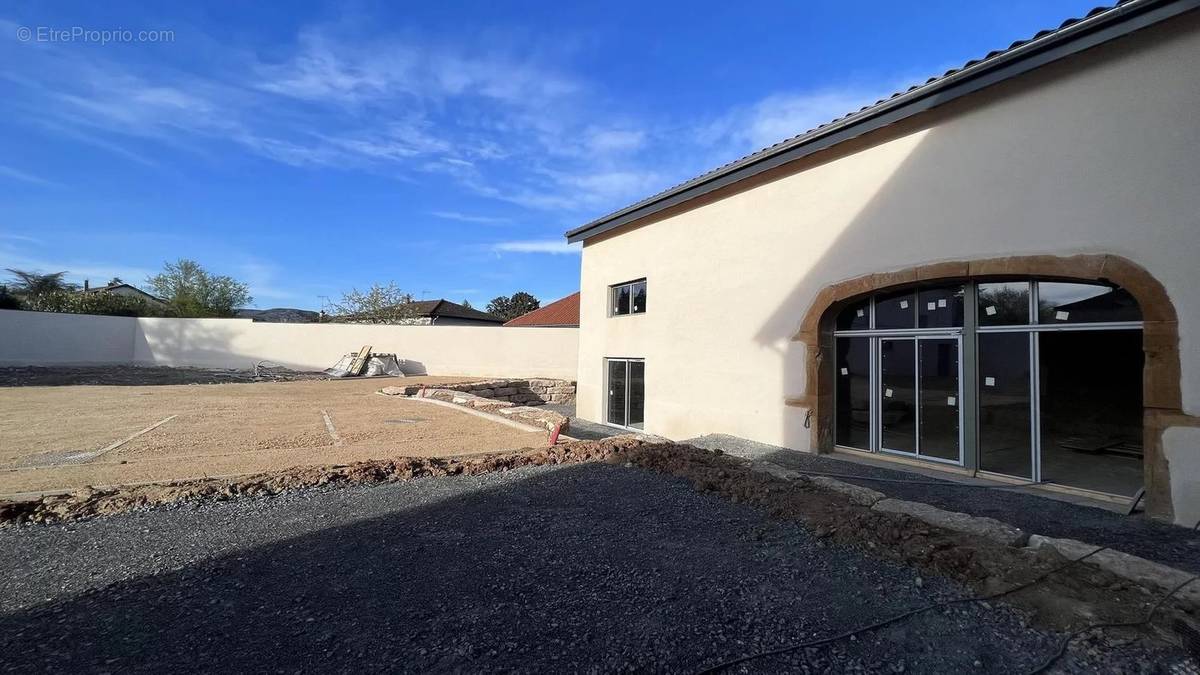 Appartement à LENTILLY