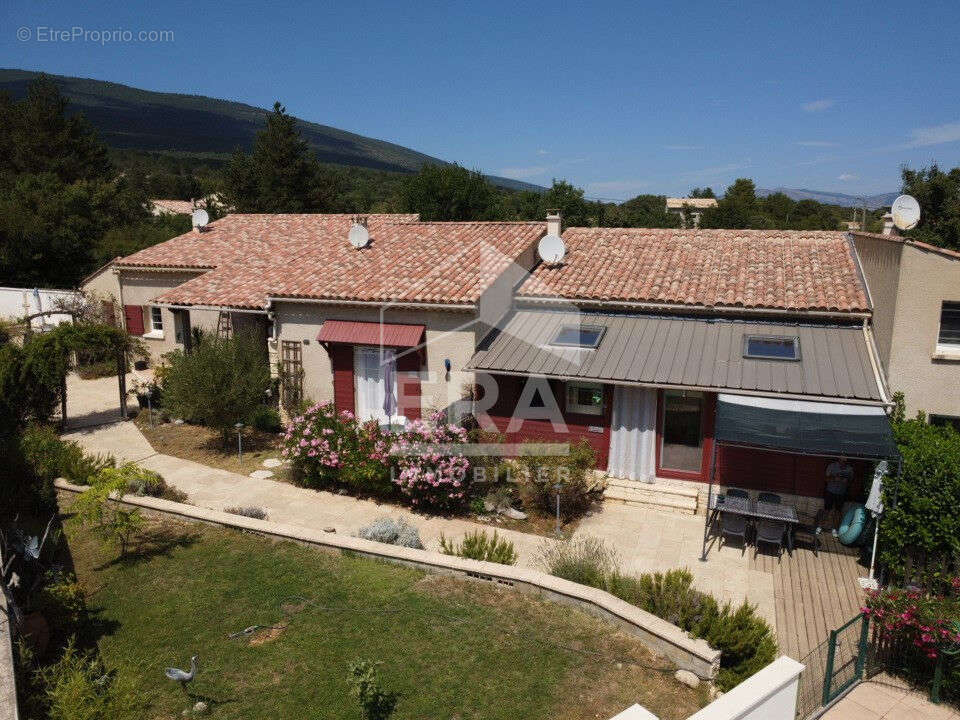 Maison à CHATEAUNEUF-VAL-SAINT-DONAT