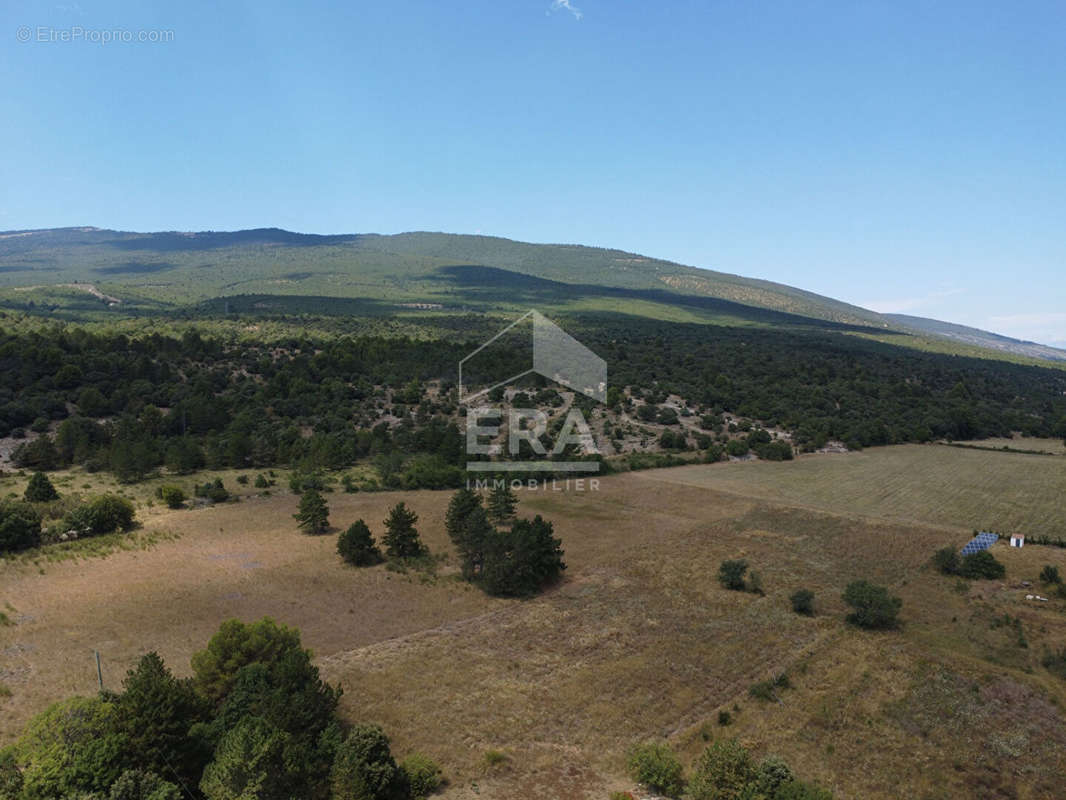 Maison à CHATEAUNEUF-VAL-SAINT-DONAT