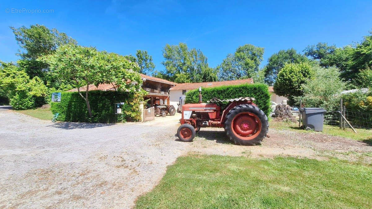 entree - Maison à CASTELNAU-MAGNOAC