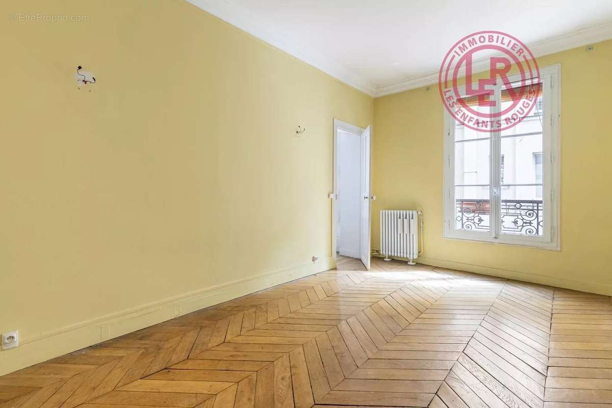 Appartement à PARIS-1E