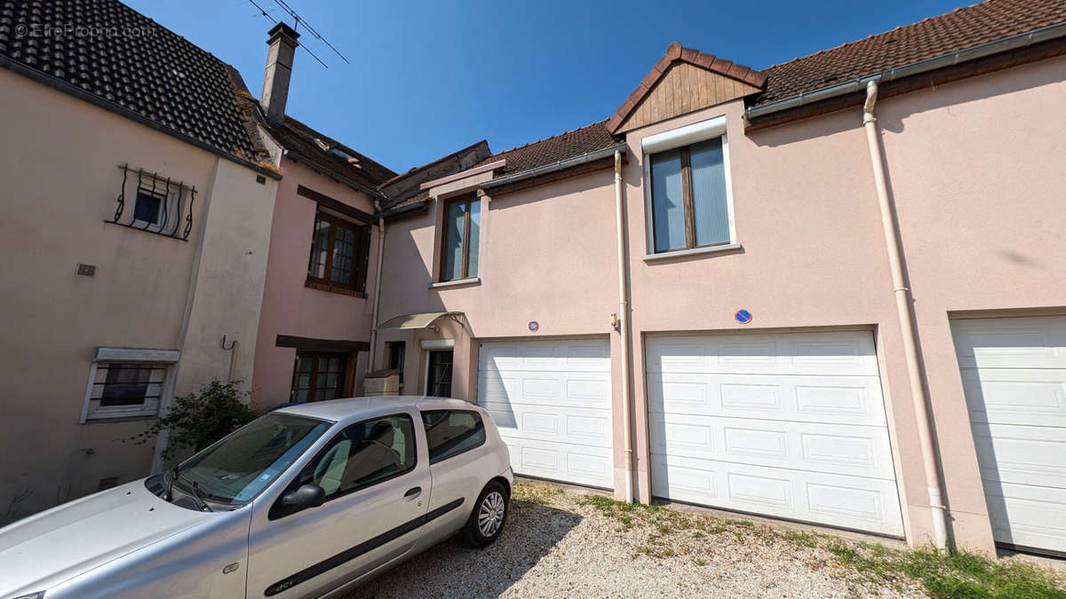 Maison à CREGY-LES-MEAUX