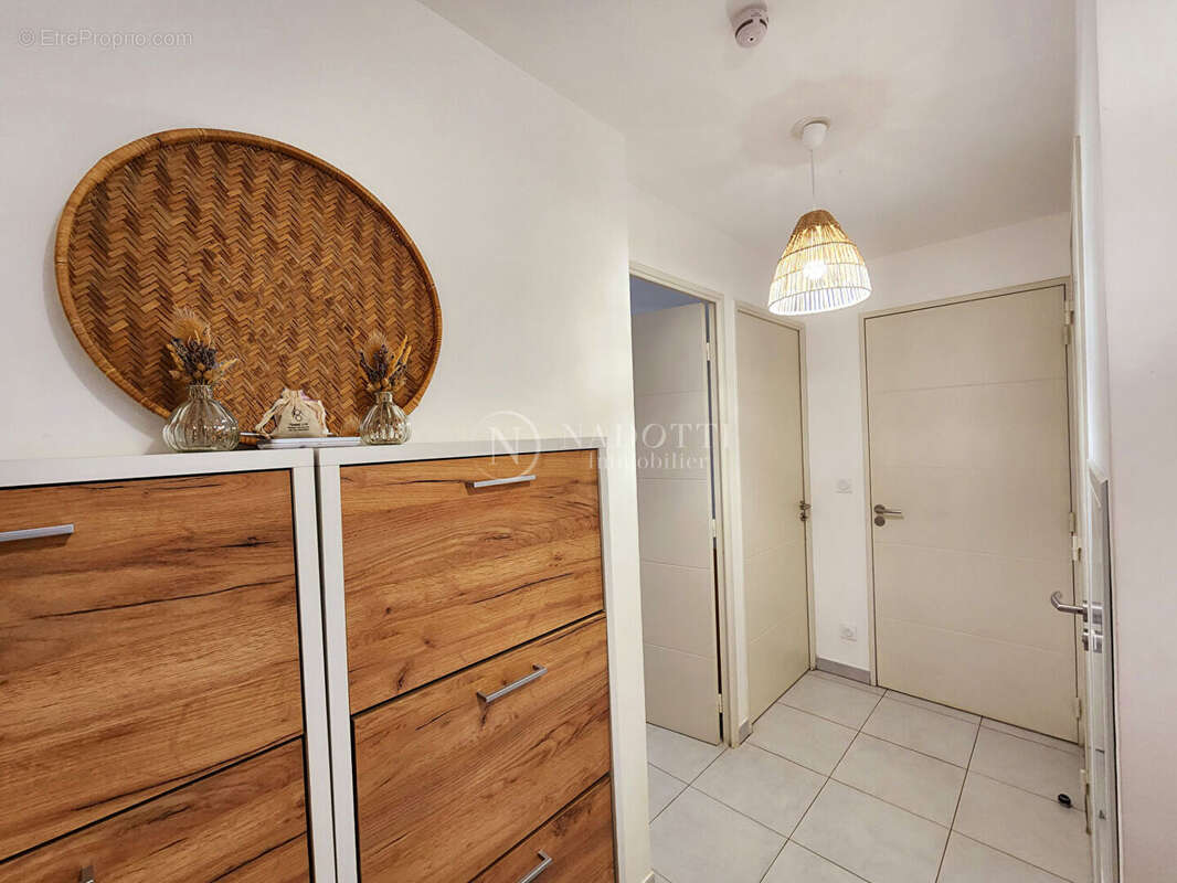 Appartement à LE PUY-SAINTE-REPARADE