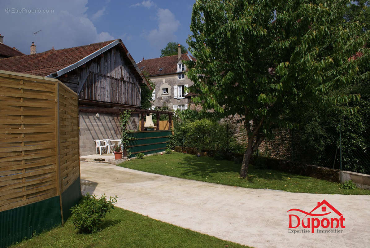 Maison à VENDEUVRE-SUR-BARSE