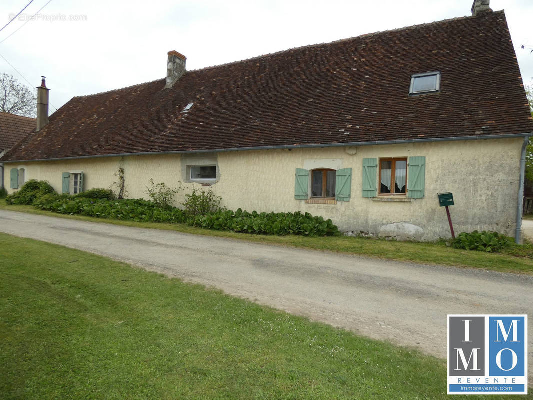 Maison à BRECY