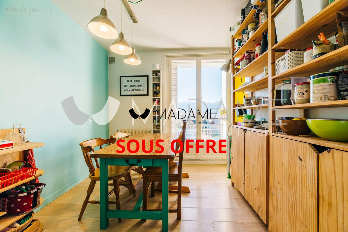 Cuisine salle à manger #vue #grenoble #T4 #avendre #estimation #immobilier #real estate - Appartement à SAINT-MARTIN-D&#039;HERES