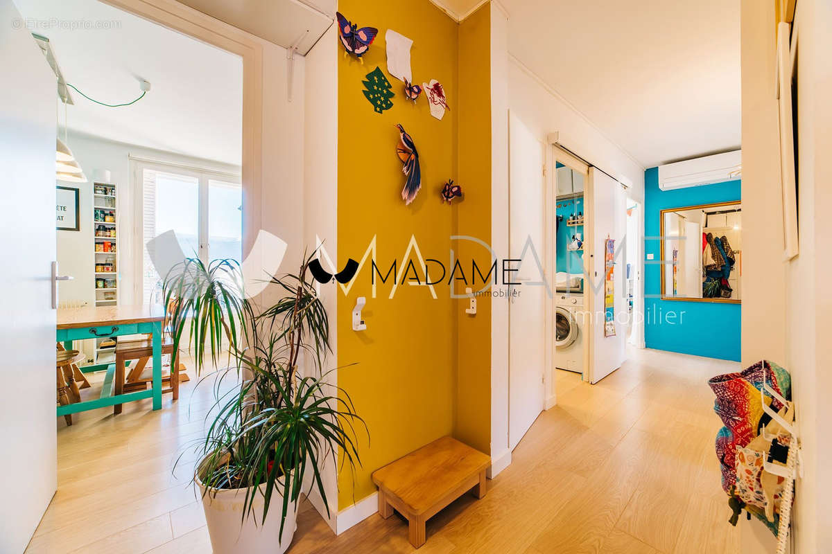 entree #vue #grenoble #T4 #avendre #estimation #immobilier #real estate - Appartement à SAINT-MARTIN-D&#039;HERES