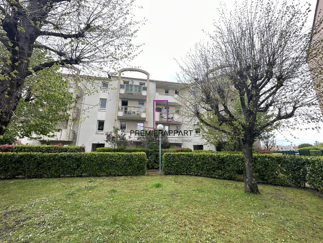 Appartement à SARTROUVILLE