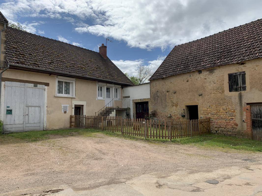 Maison à NUARS