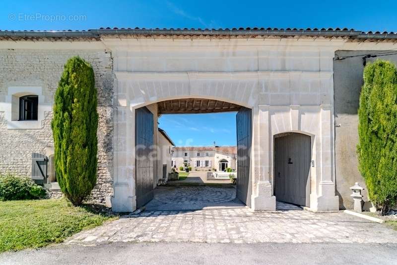 Maison à COGNAC