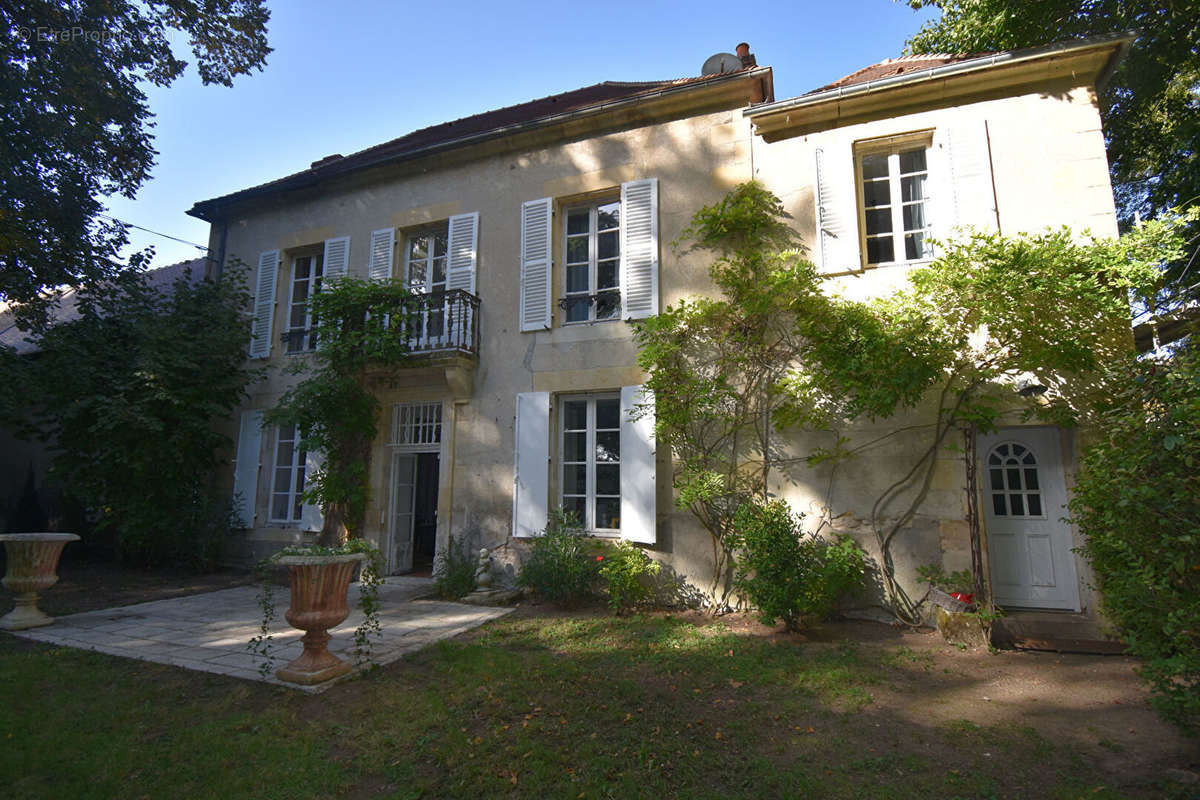 Maison à COULANGES-LES-NEVERS