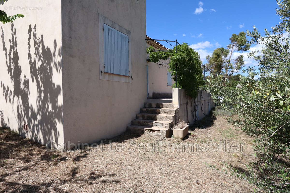 Maison à SAINT-SATURNIN-LES-APT