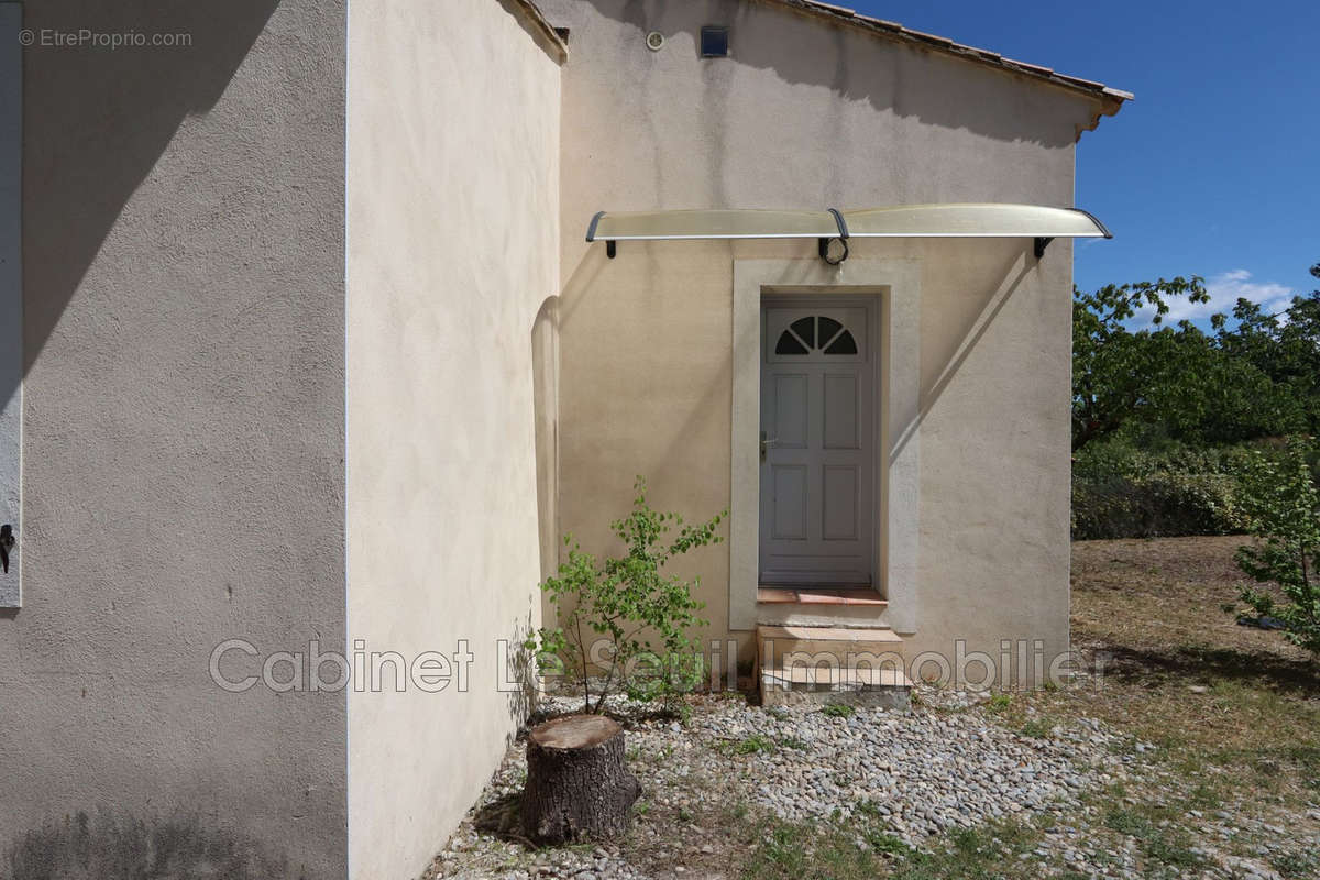 Maison à SAINT-SATURNIN-LES-APT