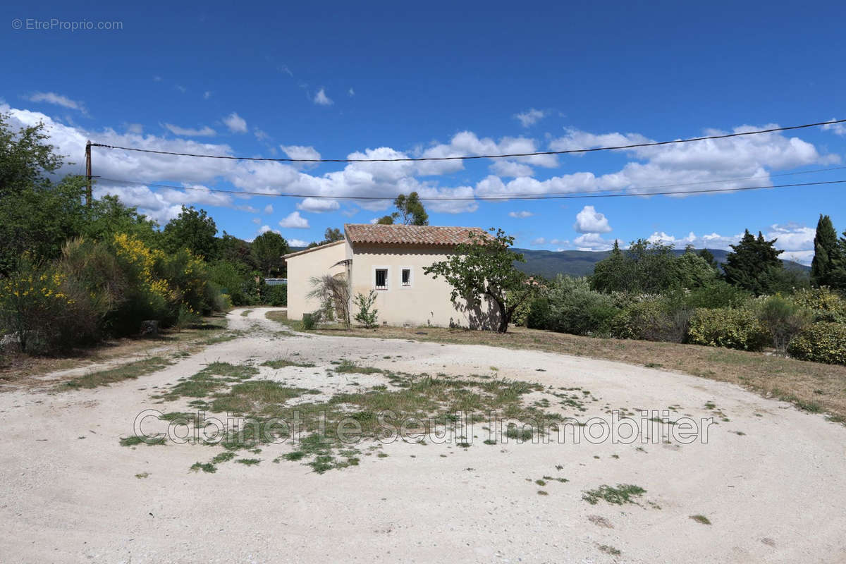 Maison à SAINT-SATURNIN-LES-APT