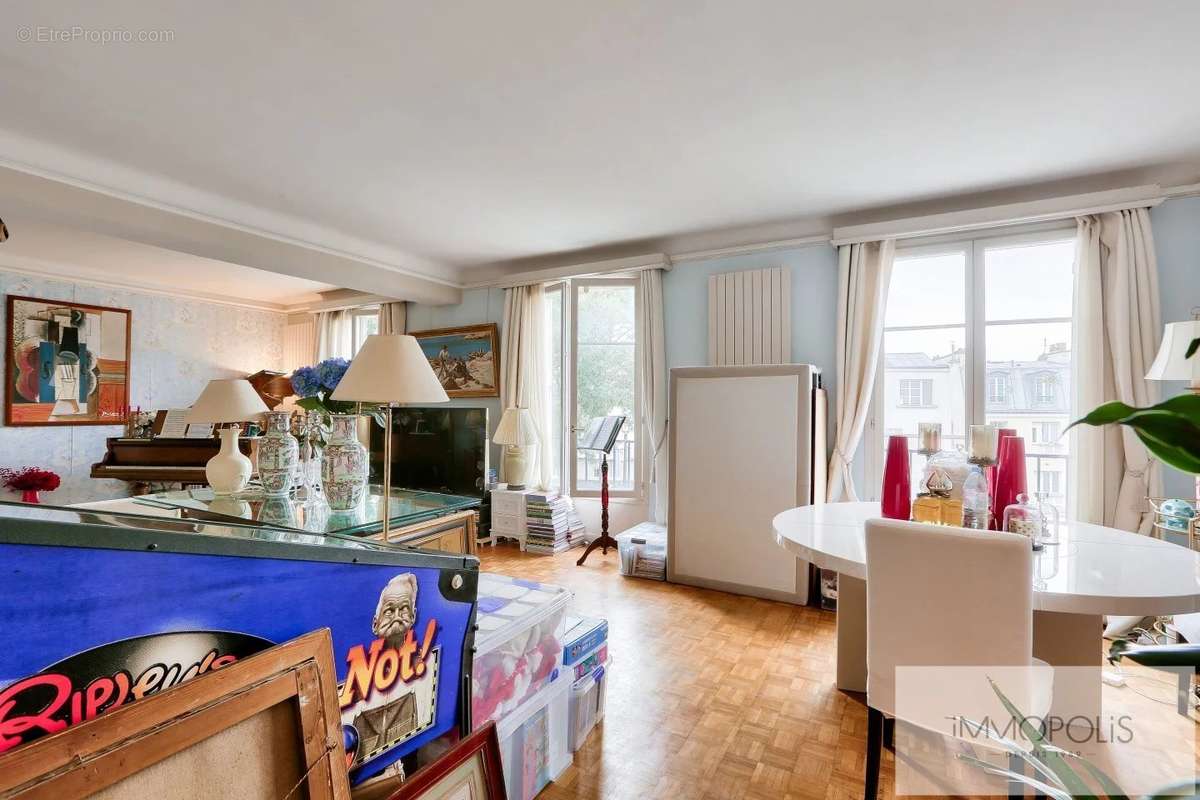 Appartement à PARIS-18E